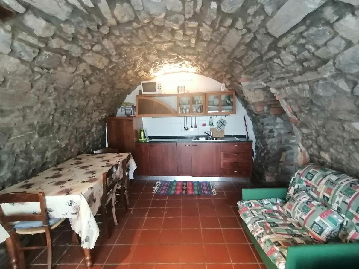 Casa Sasso Apartment Tavernola Bergamasca Exterior photo